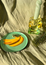 Lade das Bild in den Galerie-Viewer, Schmuckschale Banana Love Plates von Hey Jules
